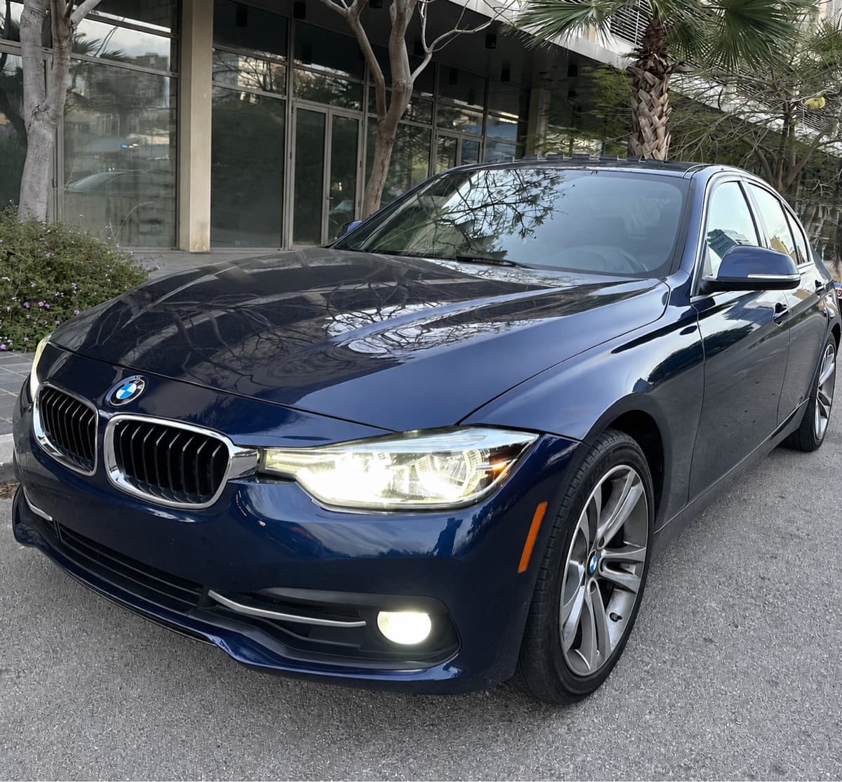 BMW 330i