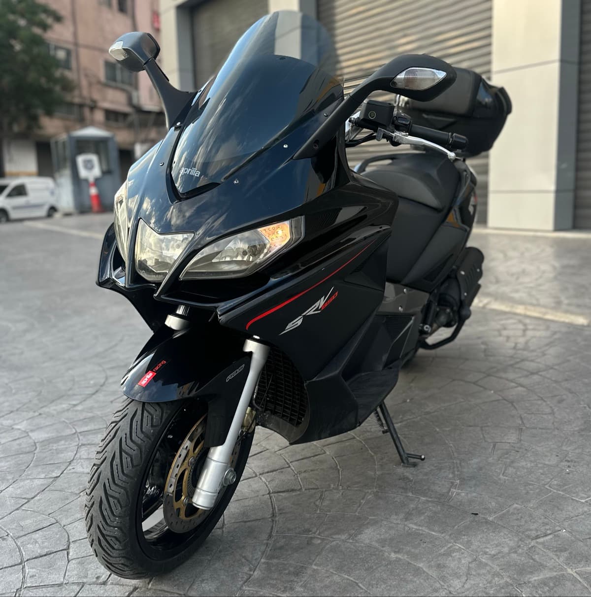 Aprilia SRV 850