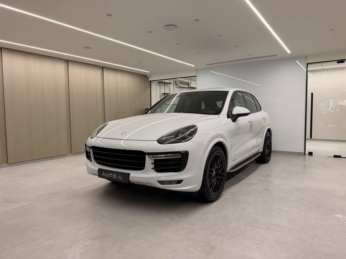 2017 Porsche Cayenne GTS