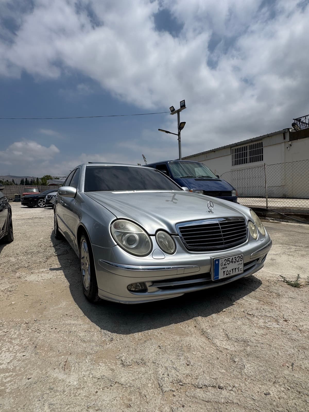 Mercedes-Benz E320