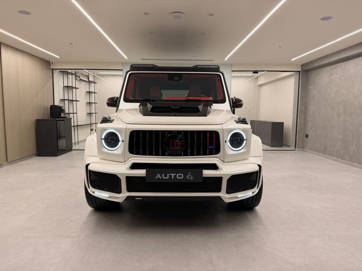 Mercedes-Benz G700 Brabus