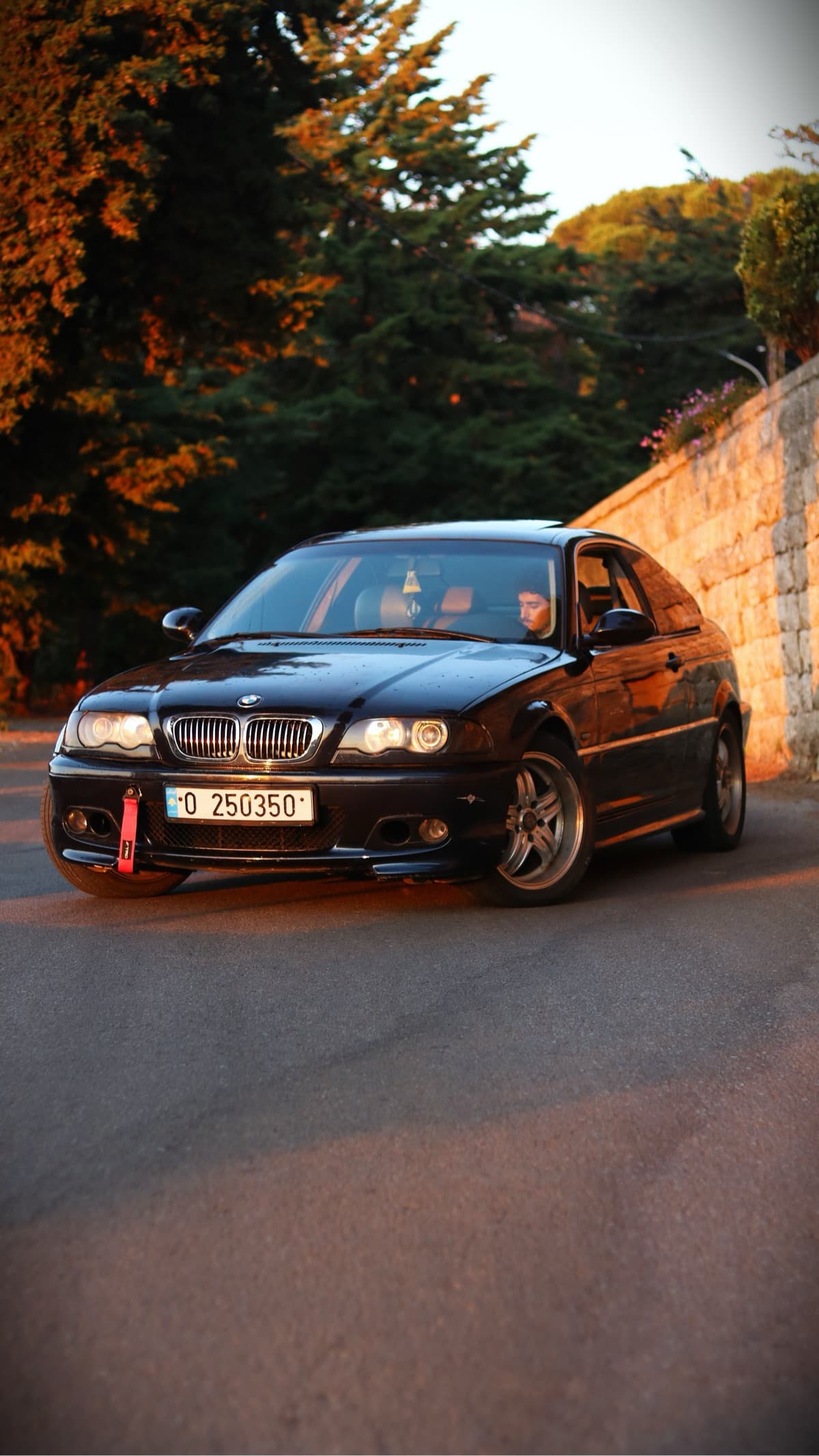 BMW 323i
