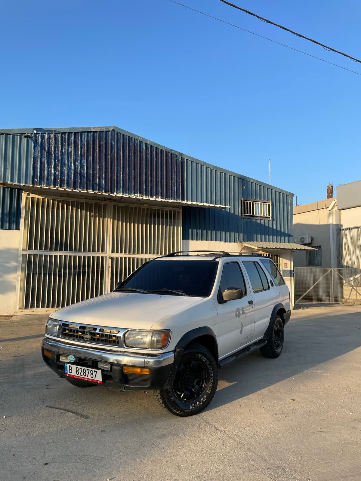 Nissan Pathfinder LE