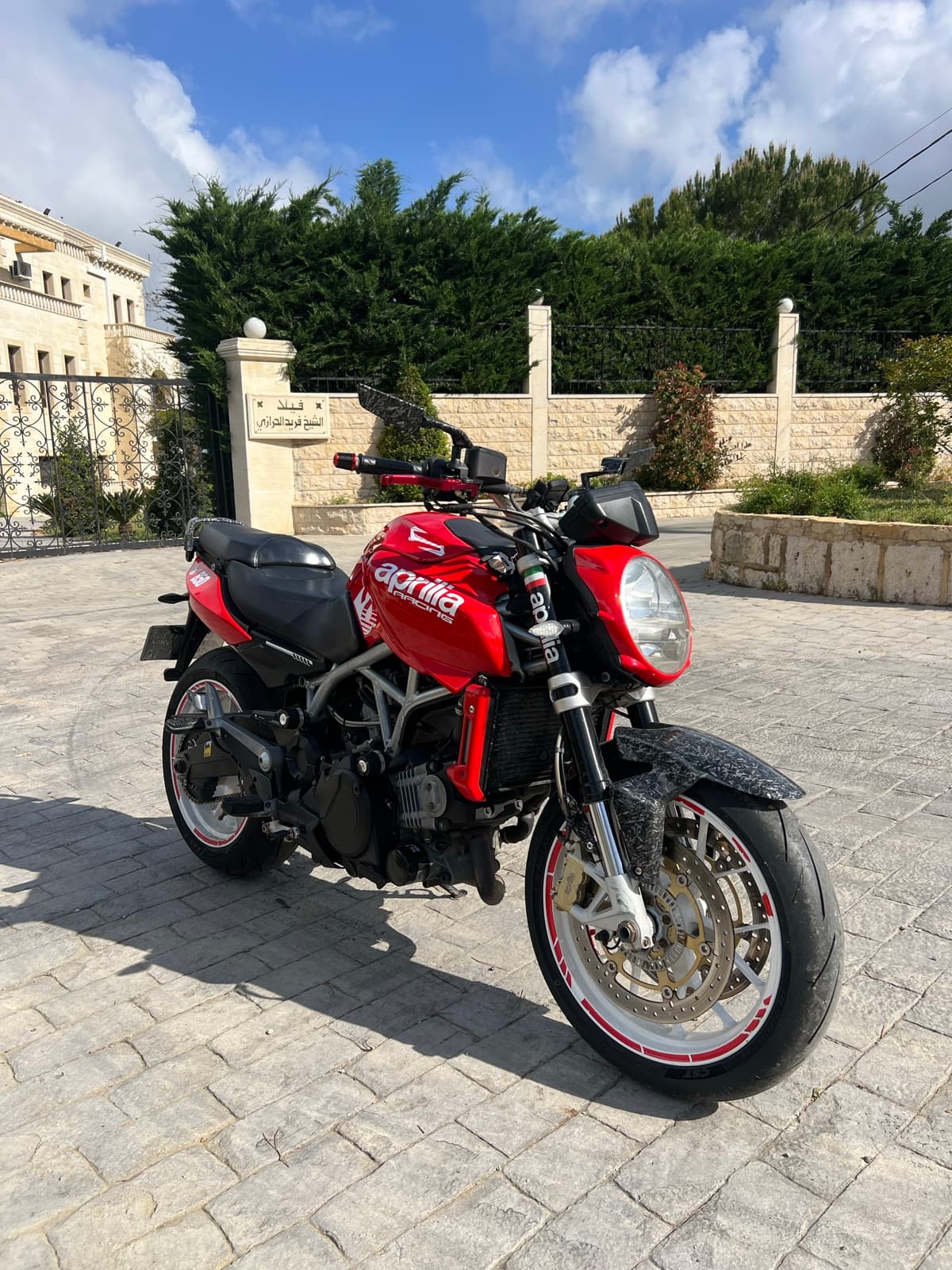 Aprilia Mana 850