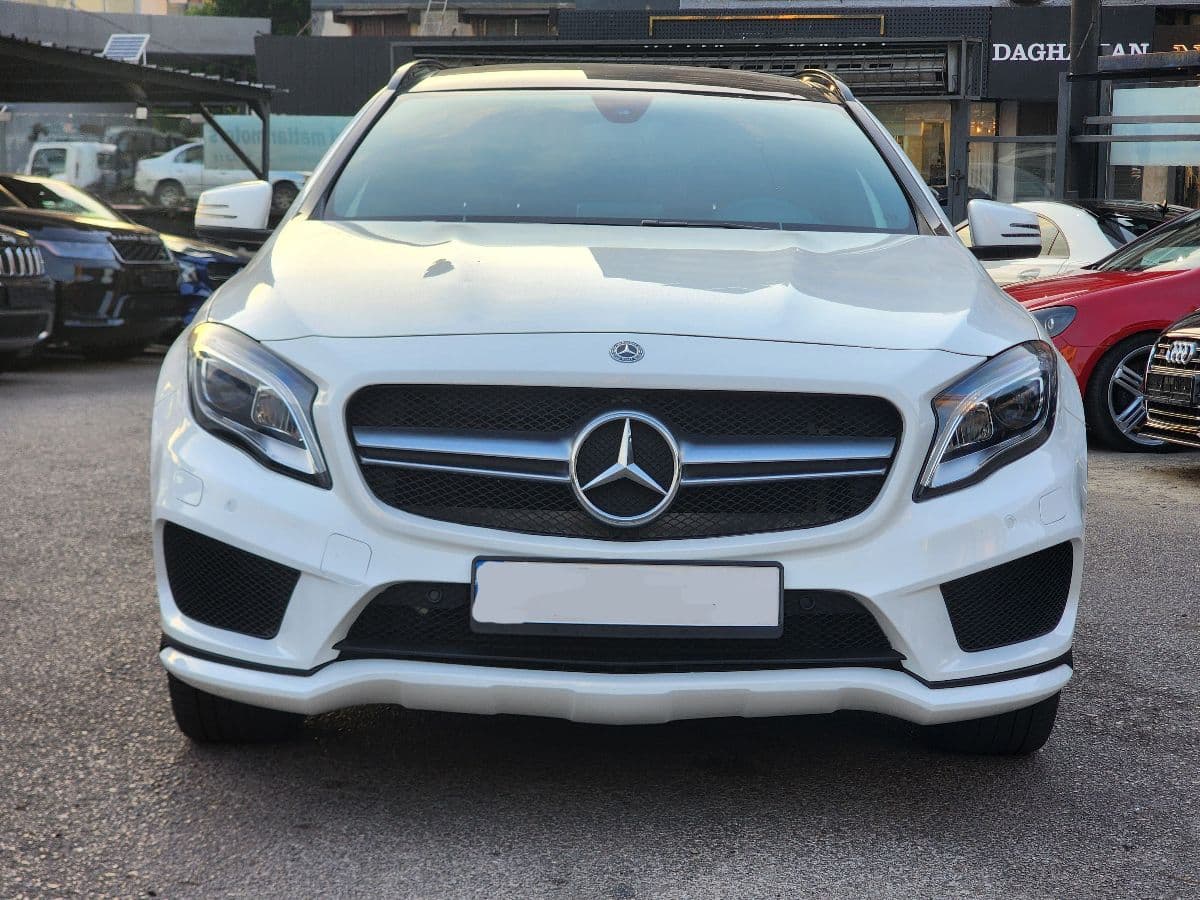 Mercedes-Benz GLA250 4MATIC