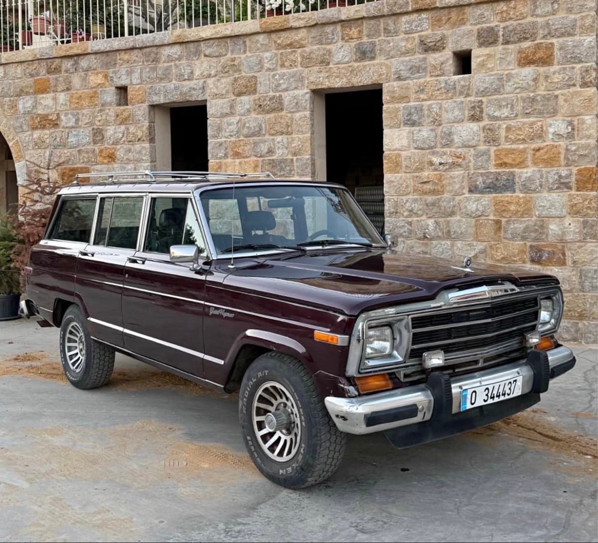 Jeep Grand Wagoneer