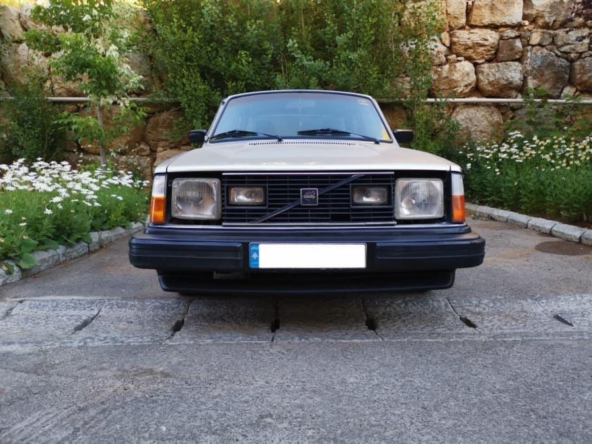 Volvo 240 242 GT