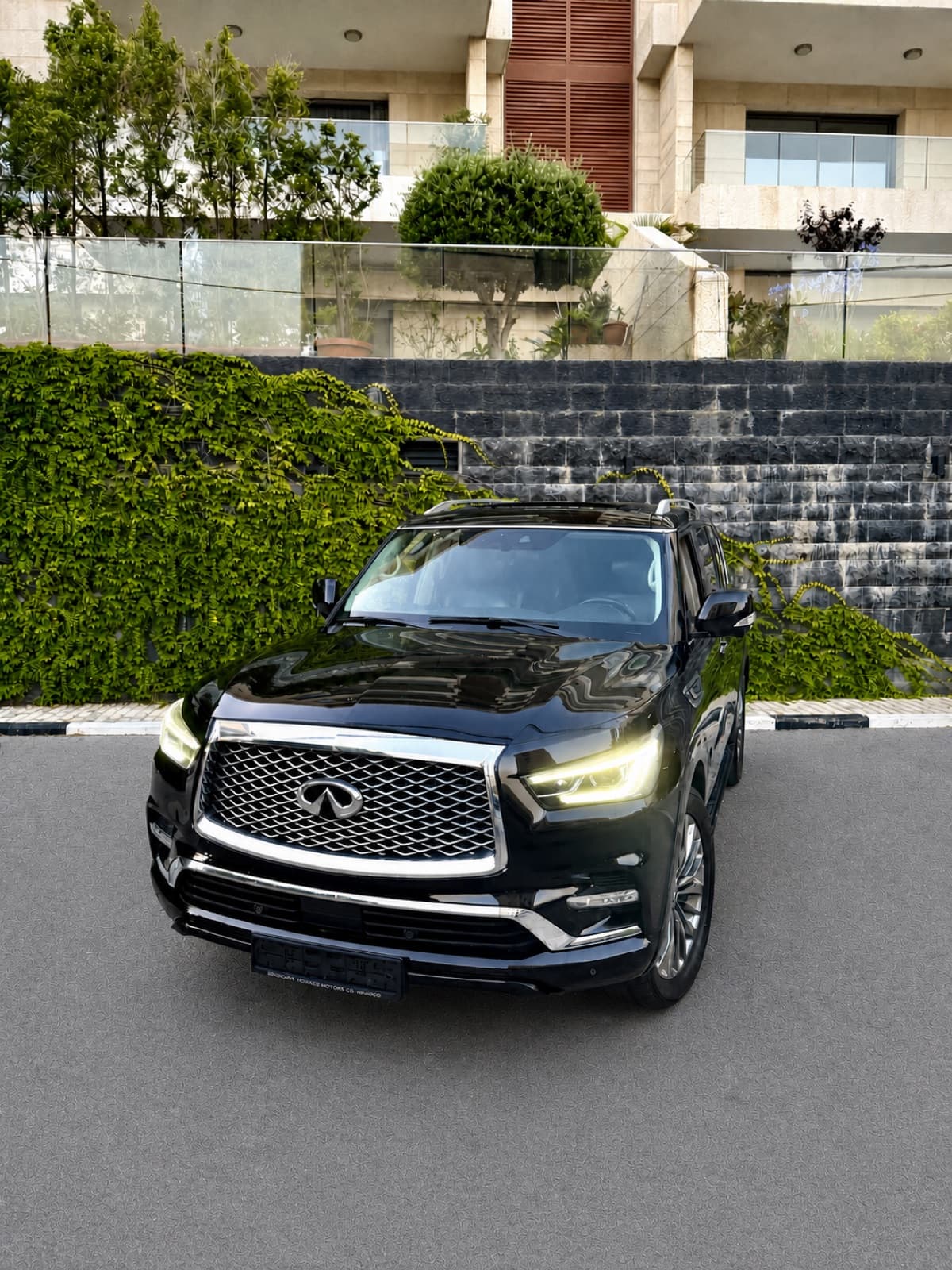 Infiniti QX80