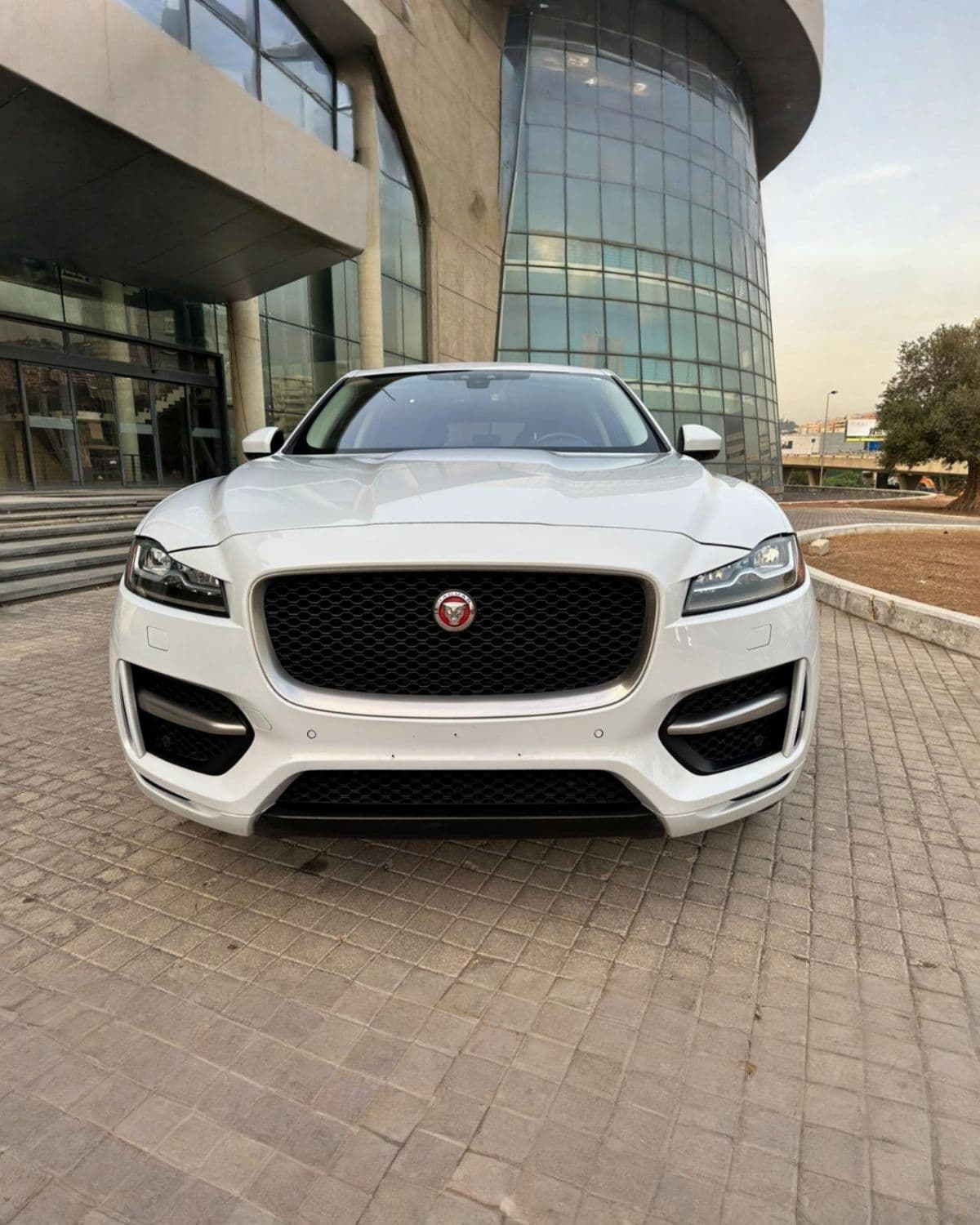 Jaguar F-PACE R Sport