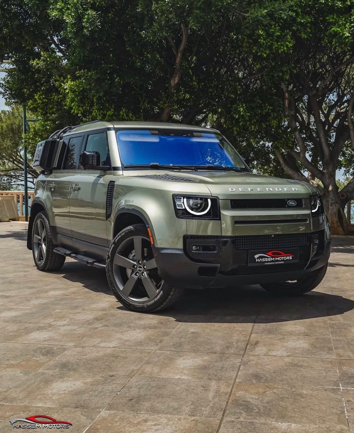 Land Rover Defender P400 HSE 75th Anniversary Edition