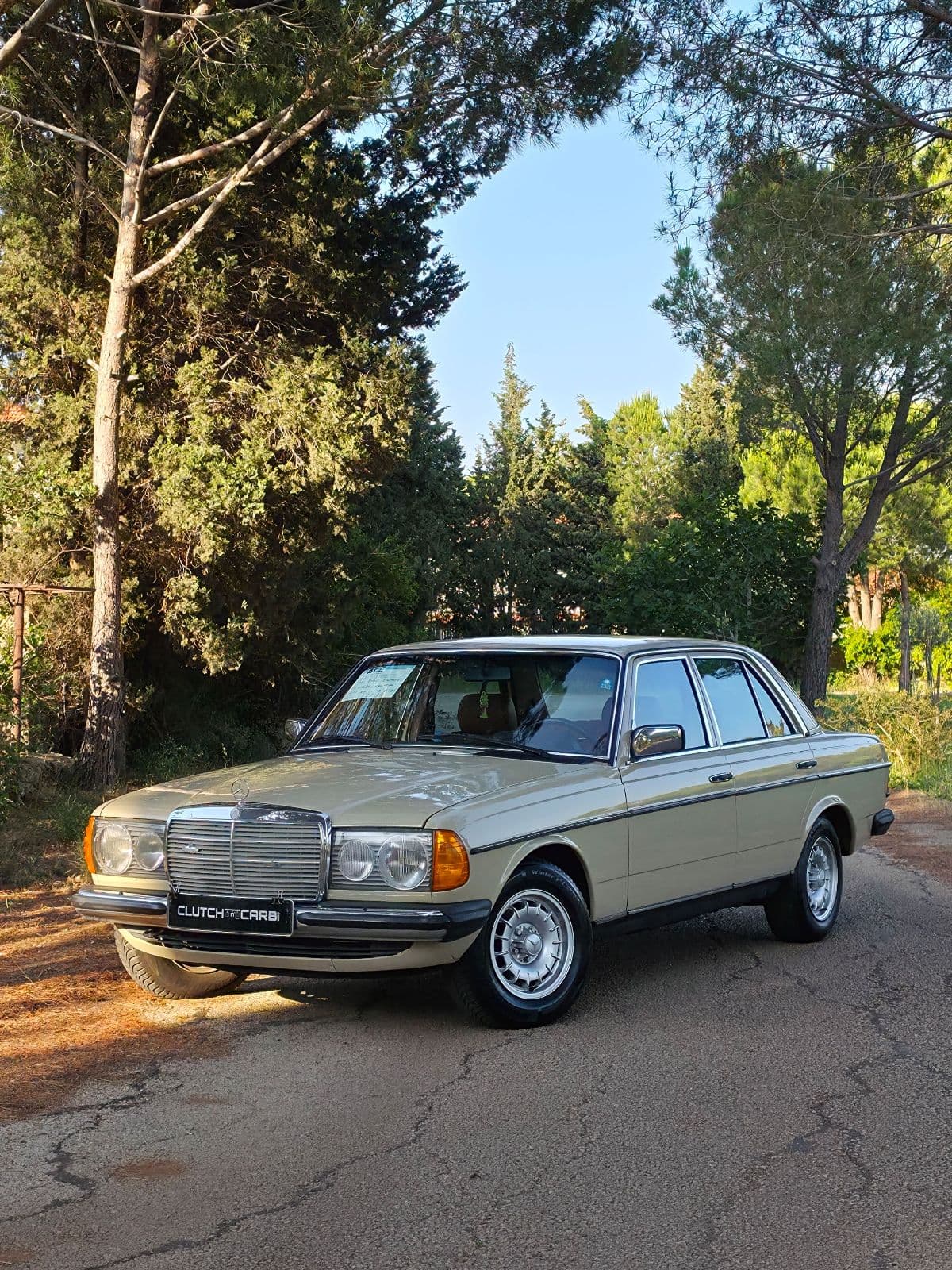 Mercedes-Benz 230E