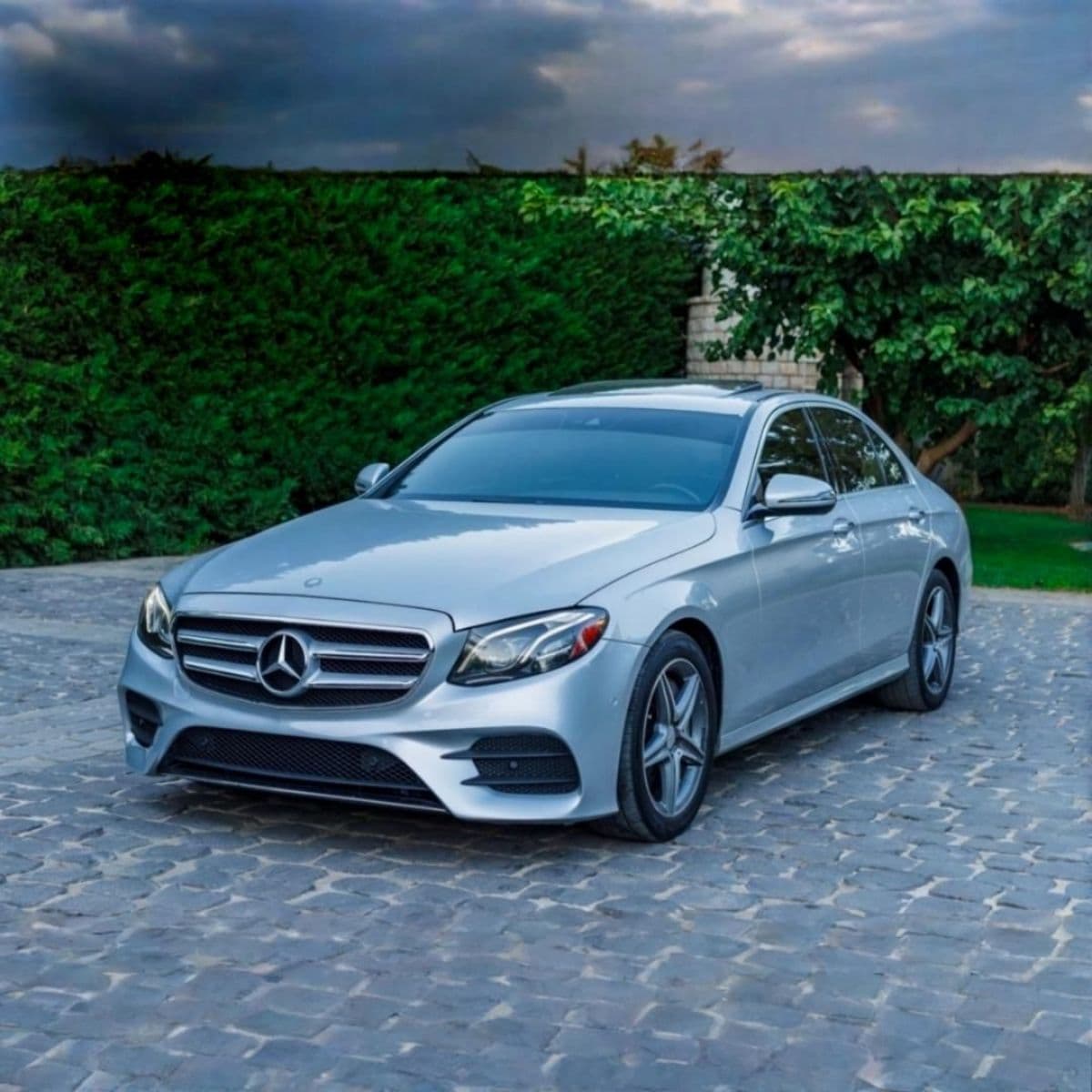 Mercedes-Benz E300 4matic