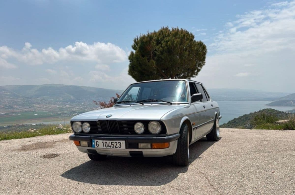 BMW 528i