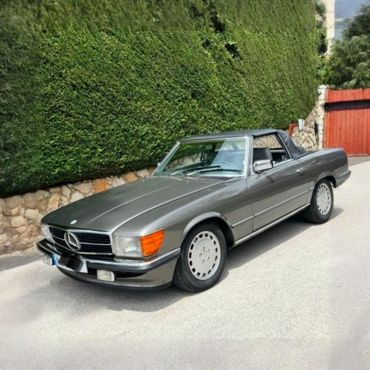 Mercedes-Benz 380SL