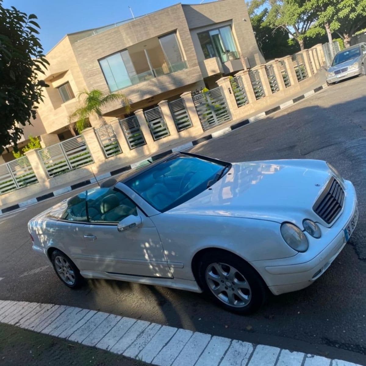 Mercedes-Benz CLK320