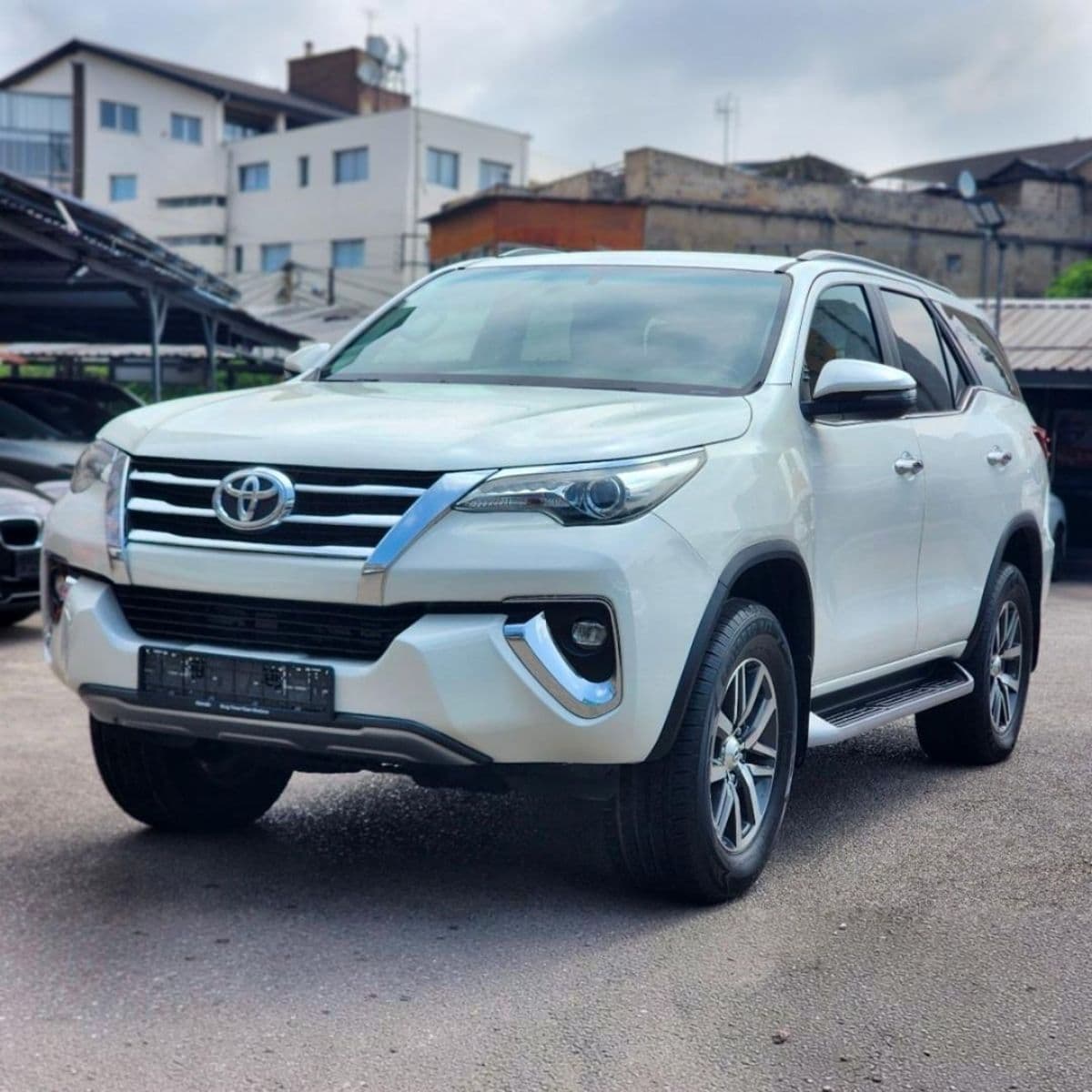 Toyota Fortuner VX-R V6