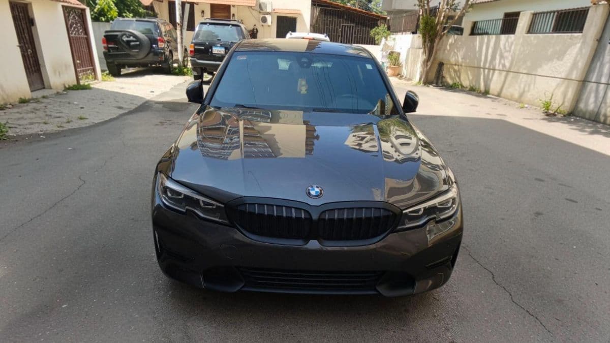 BMW 330i