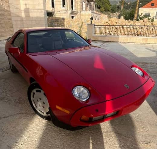 Porsche 928