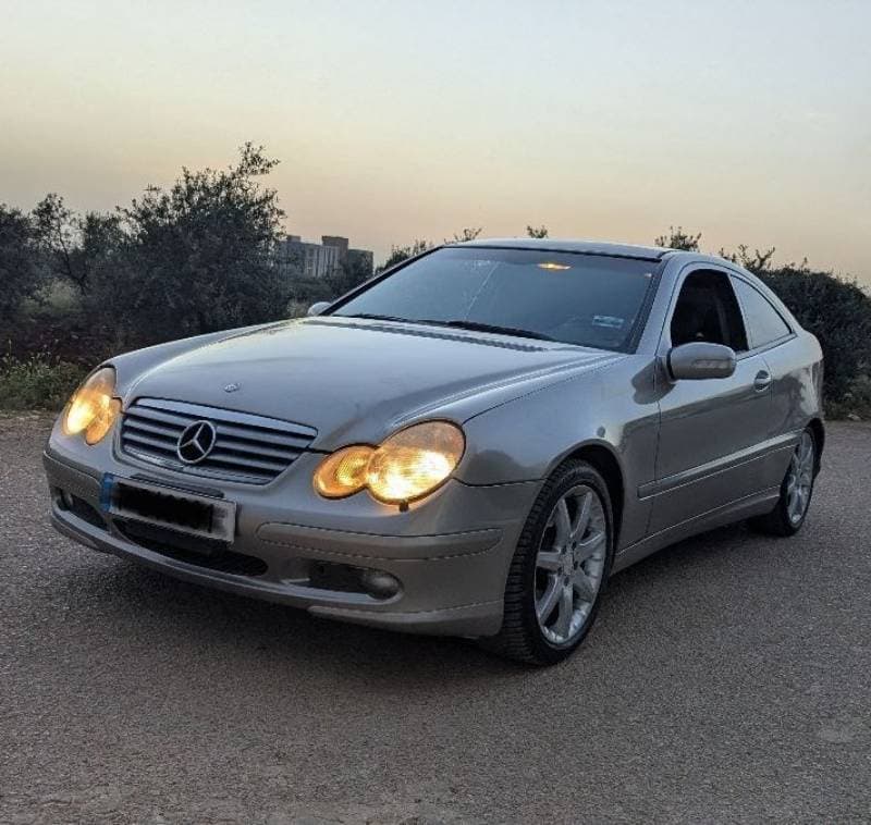 Mercedes-Benz C320