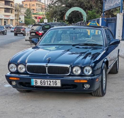 Jaguar XJ8