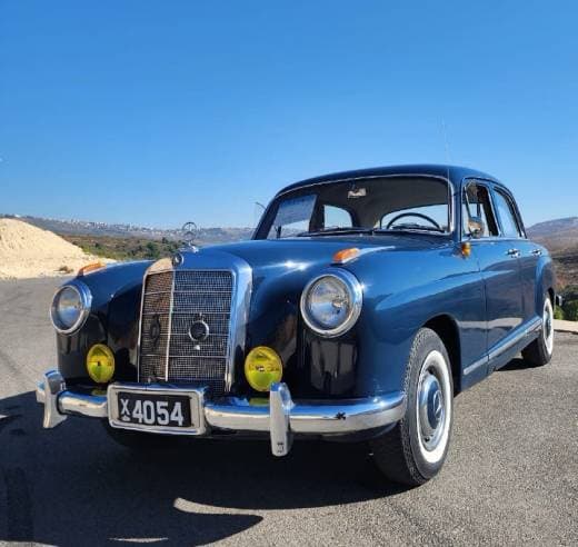 Mercedes-Benz 219