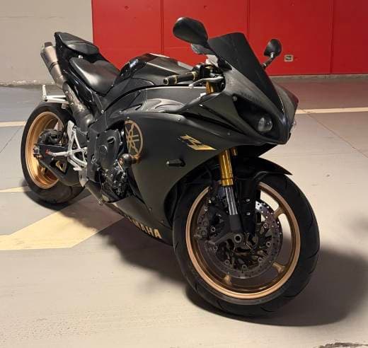 Yamaha YZF-R1
