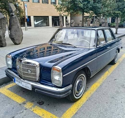 Mercedes-Benz 220