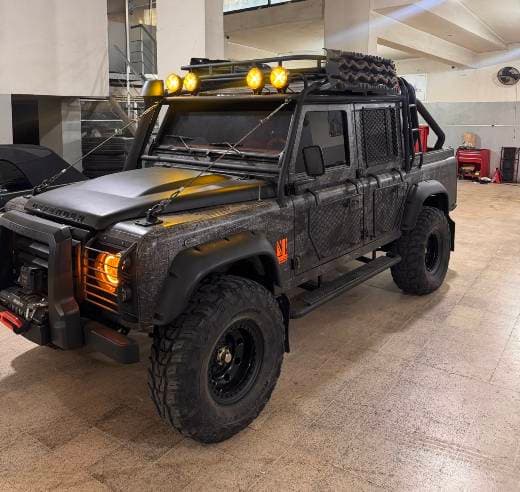 Land Rover Defender 110