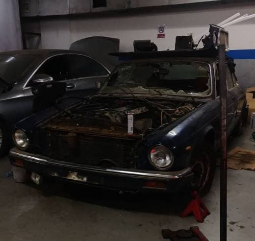 Jaguar XJ6
