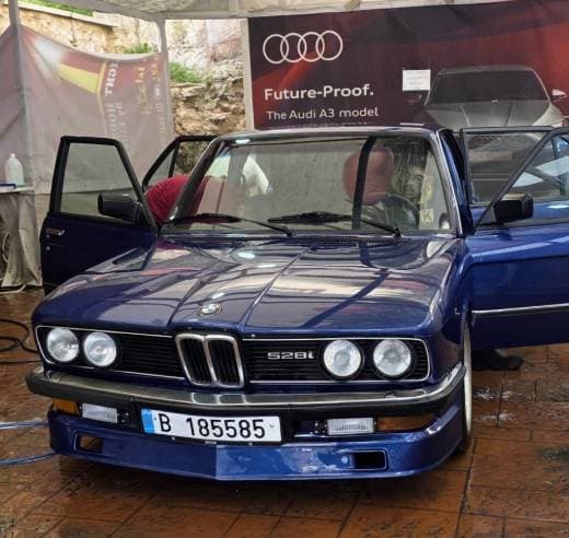 BMW 528i