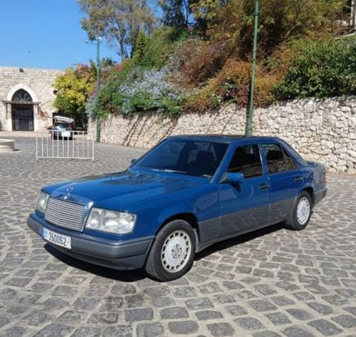 Mercedes-Benz E260