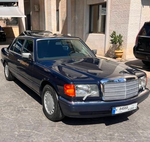Mercedes-Benz 560SEL