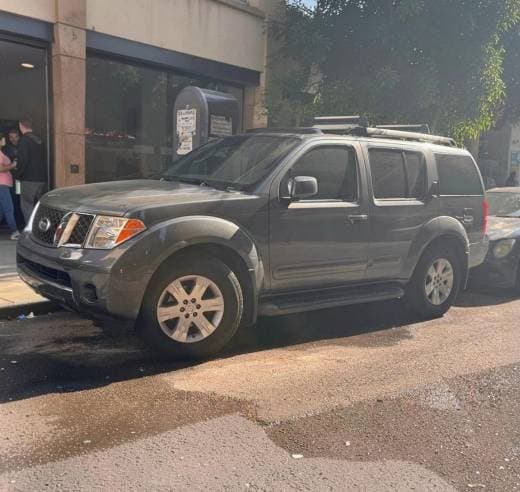 Nissan Pathfinder Le