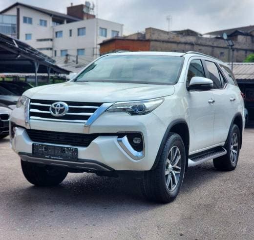 Toyota Fortuner VX-R V6