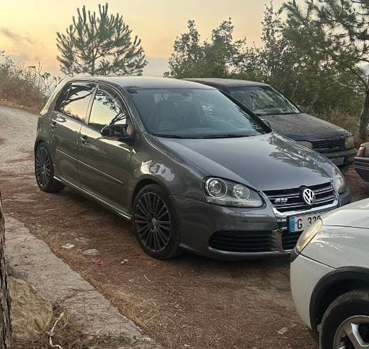 Volkswagen Golf R32