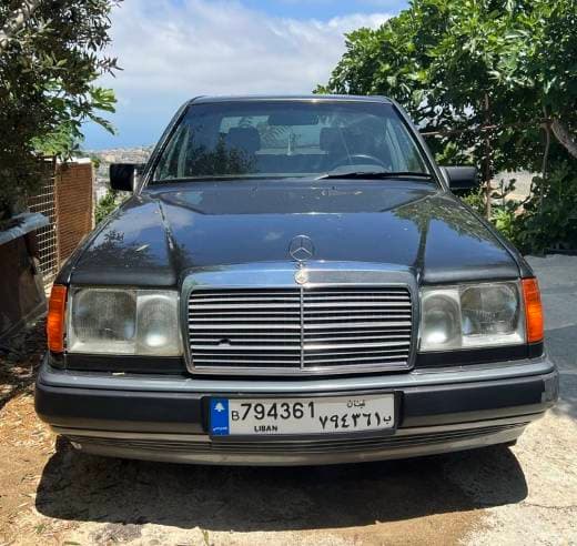 Mercedes-Benz 300E