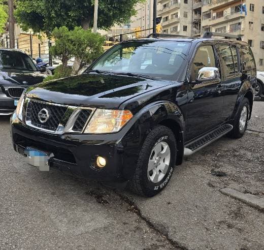Nissan Pathfinder SE 4x4 (Rymco Source)