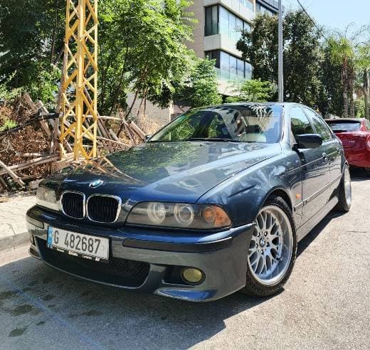BMW 528i
