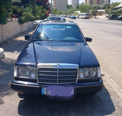 Mercedes-Benz 300E