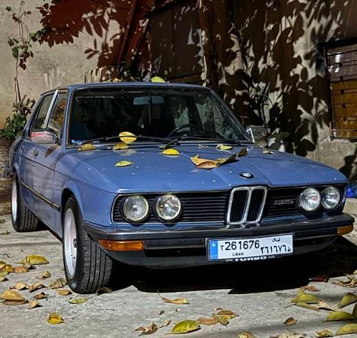 BMW e12 525i