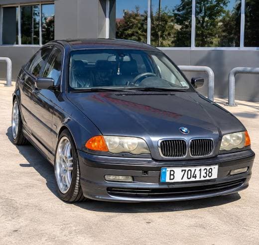 BMW 323i