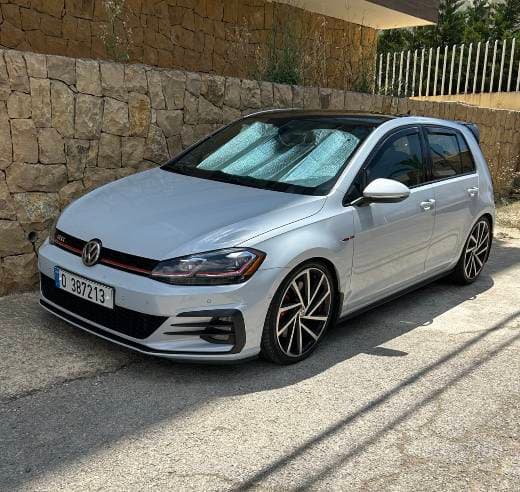 Volkswagen Golf GTI