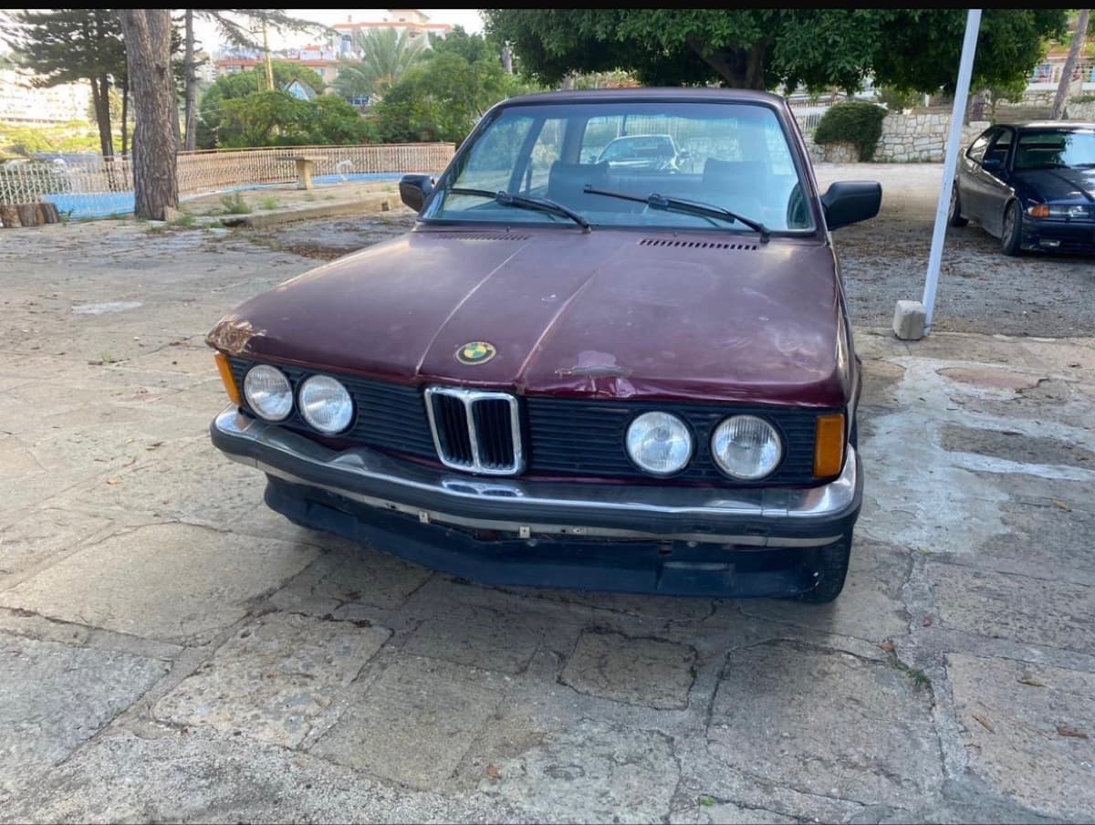 BMW 323i
