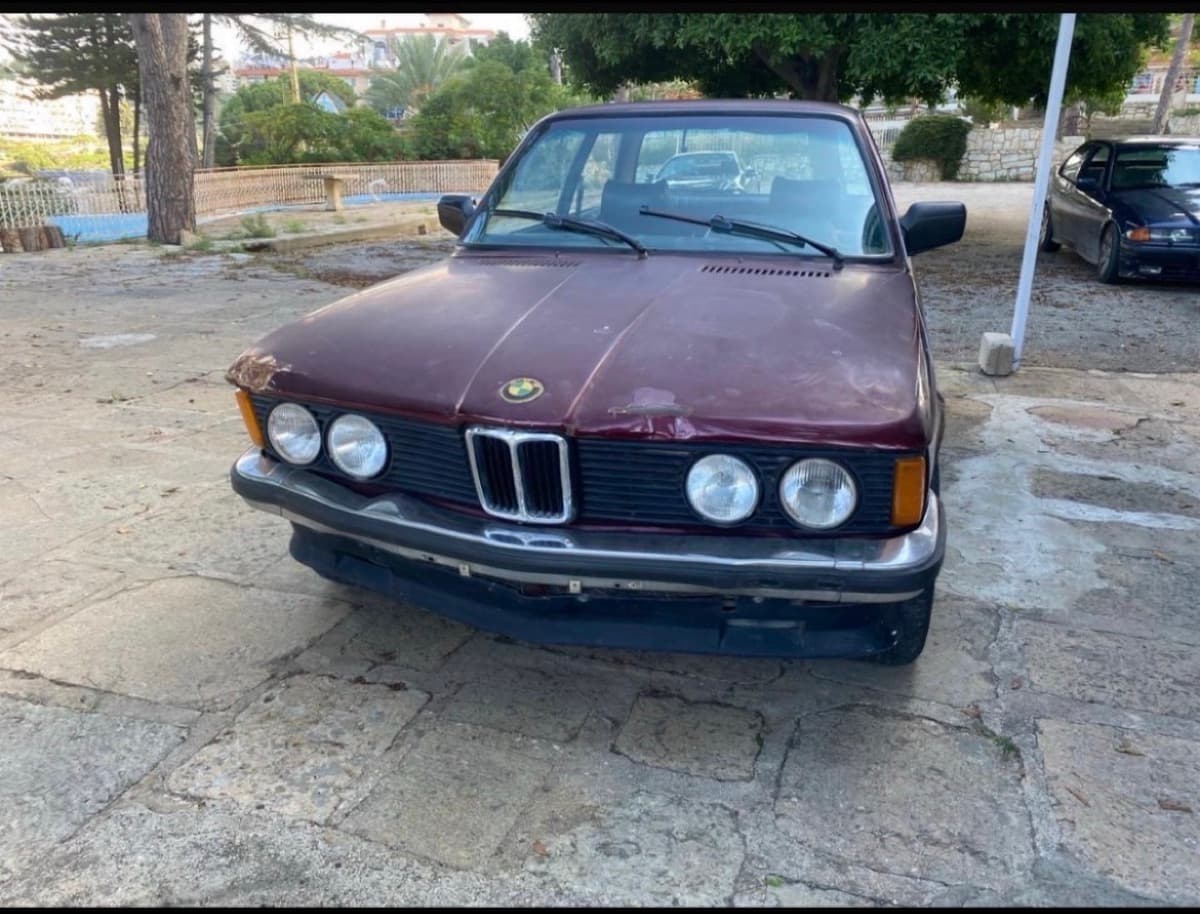 BMW 323i