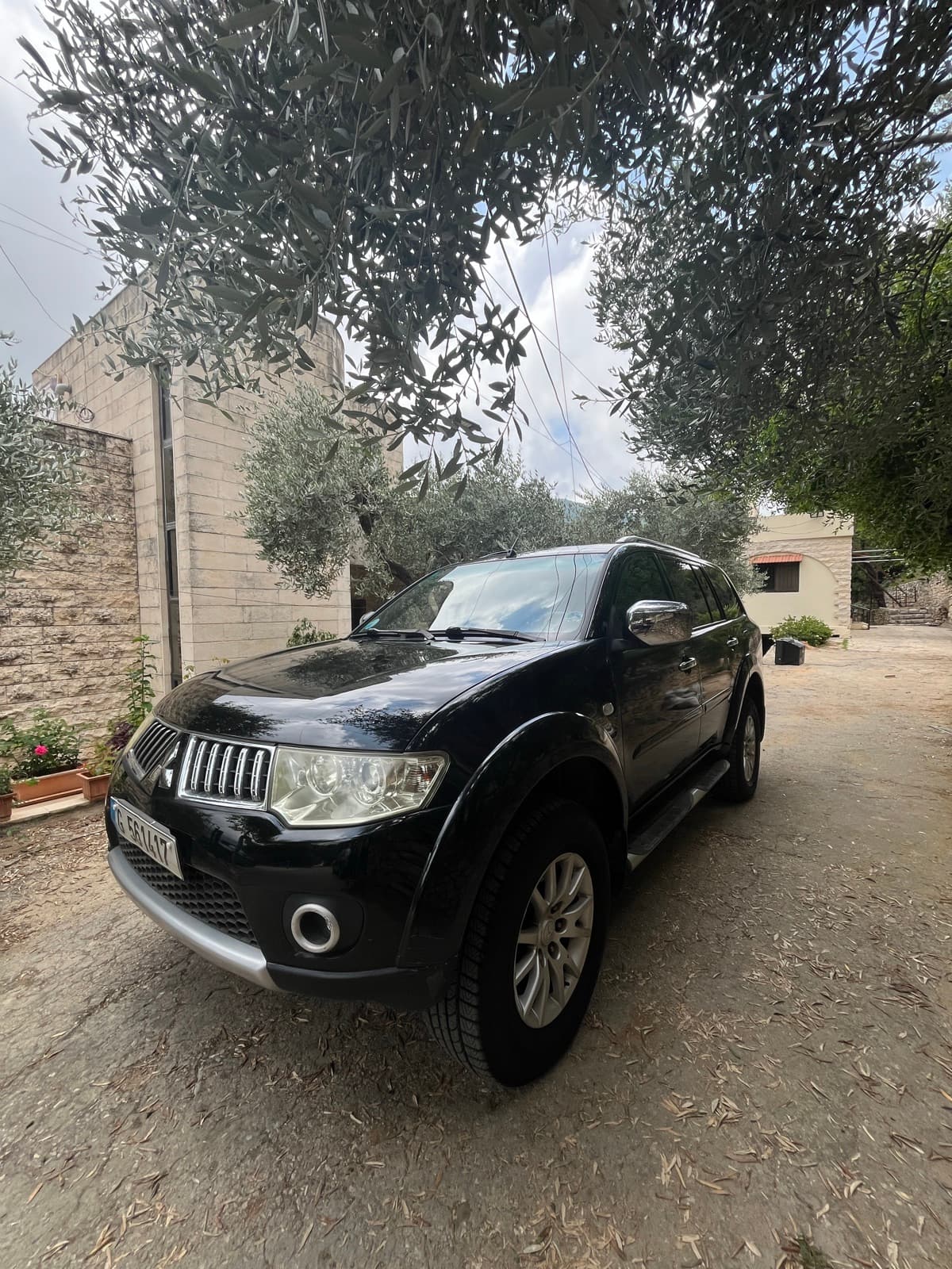 Mitsubishi Pajero Sport Full Option
