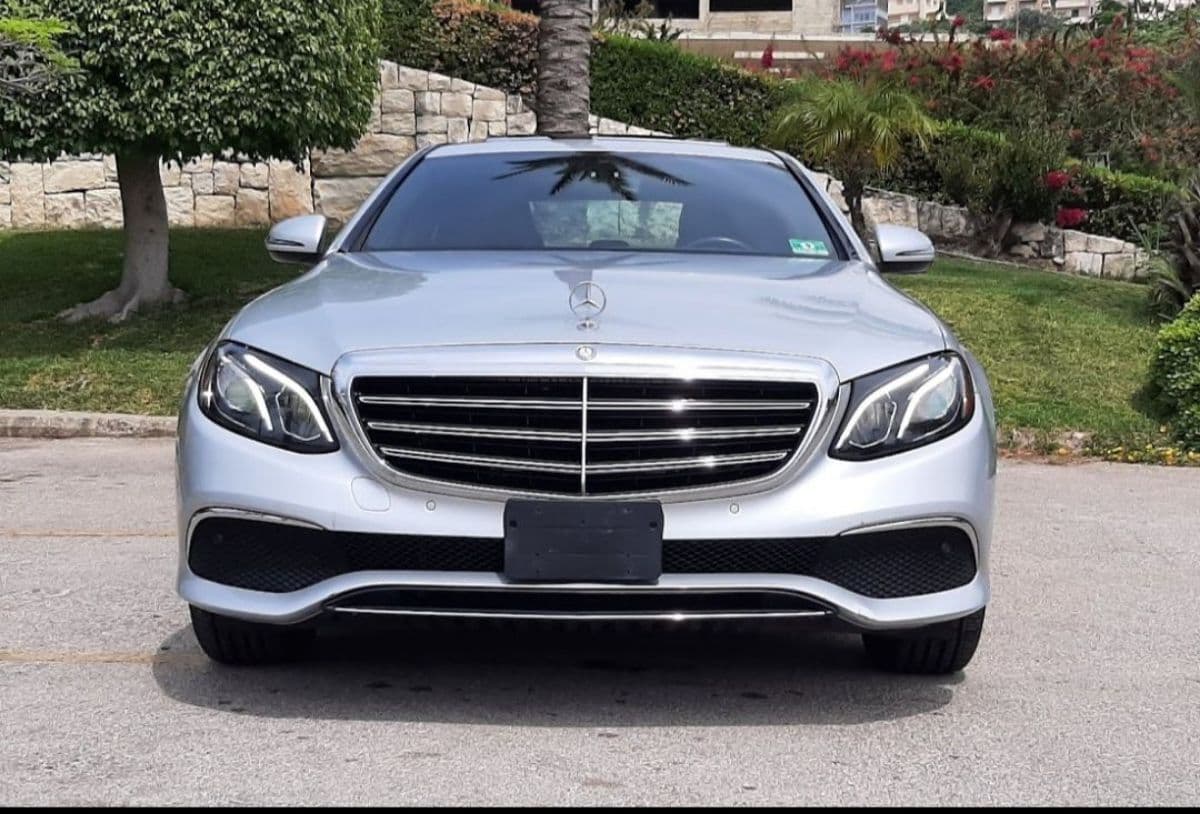 Mercedes-Benz E300 4MATIC