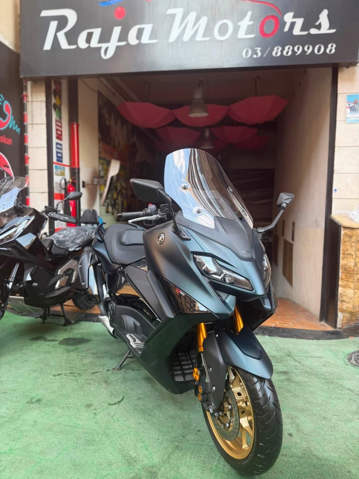Yamaha TMAX 560