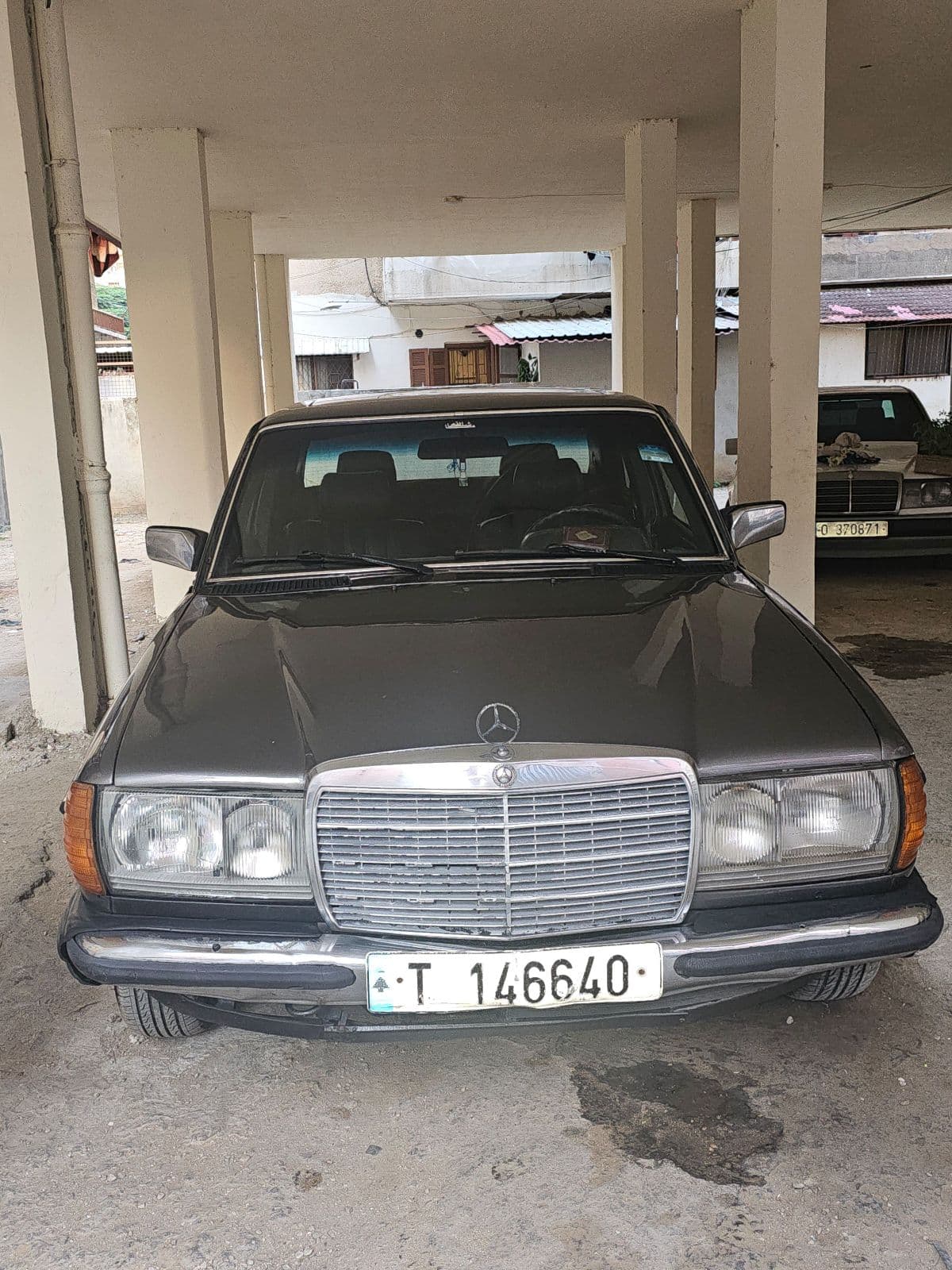 Mercedes-Benz E 230