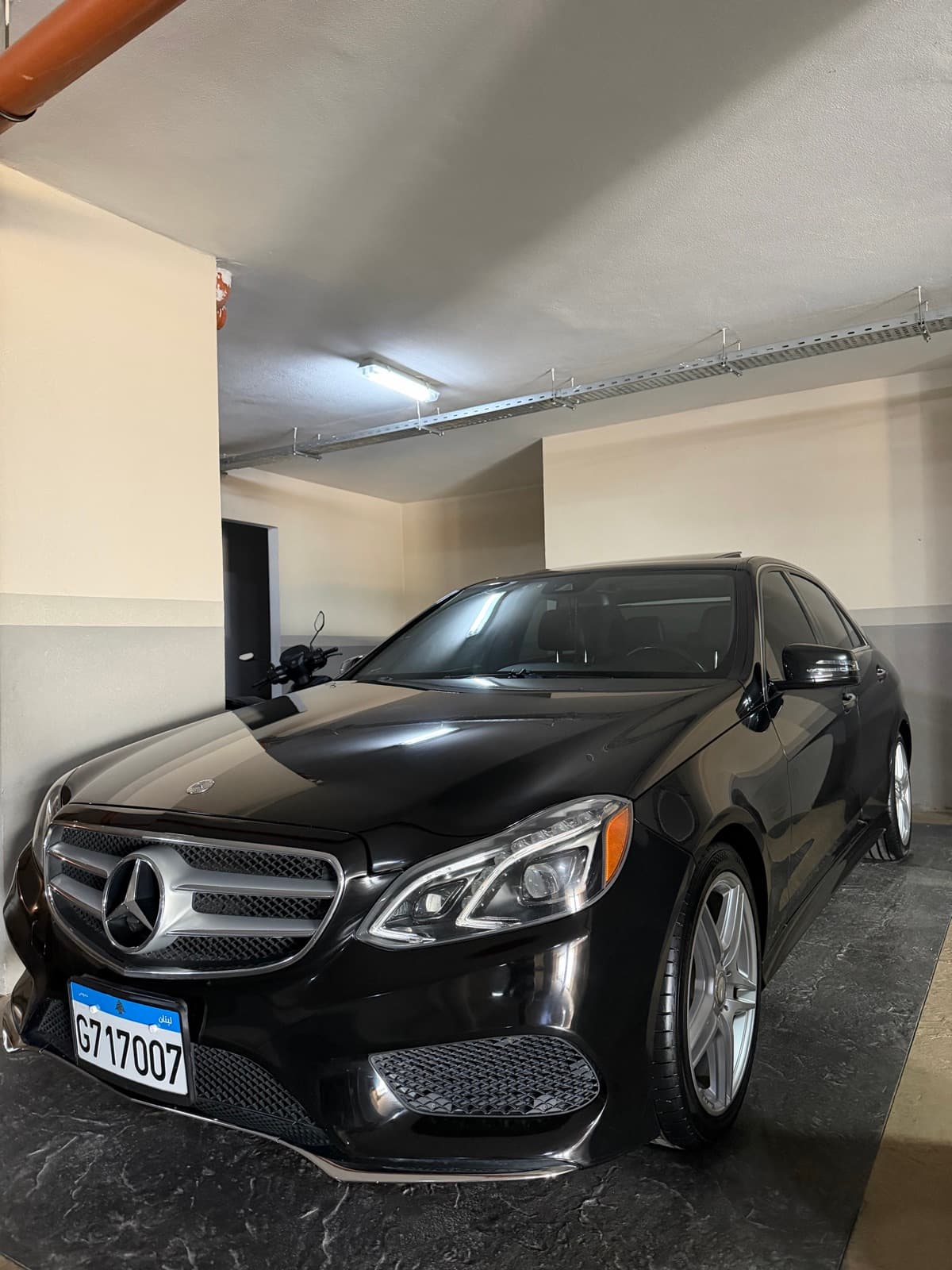 Mercedes-Benz E300 4MATIC
