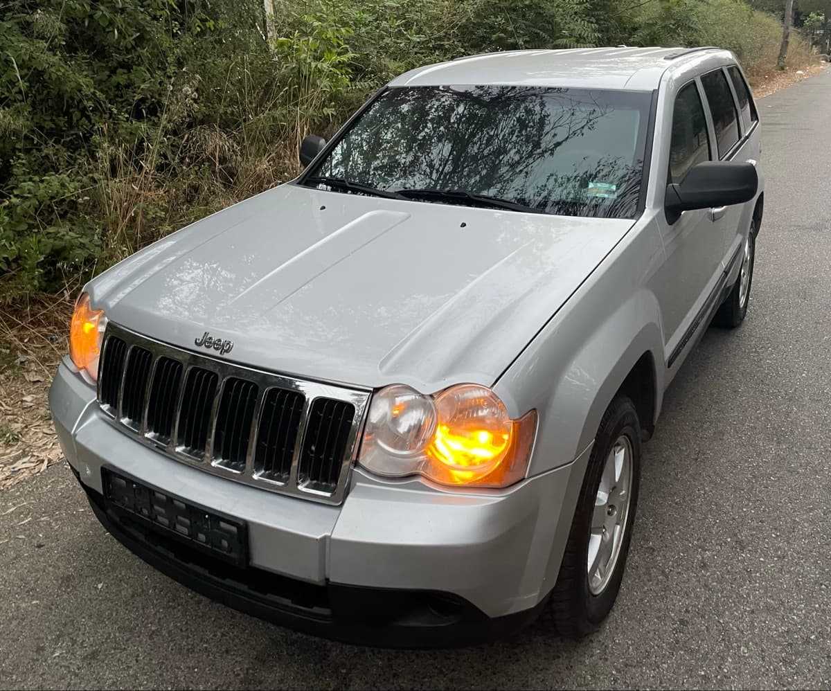 Jeep Grand Cherokee Laredo 4x4 3.7L V6